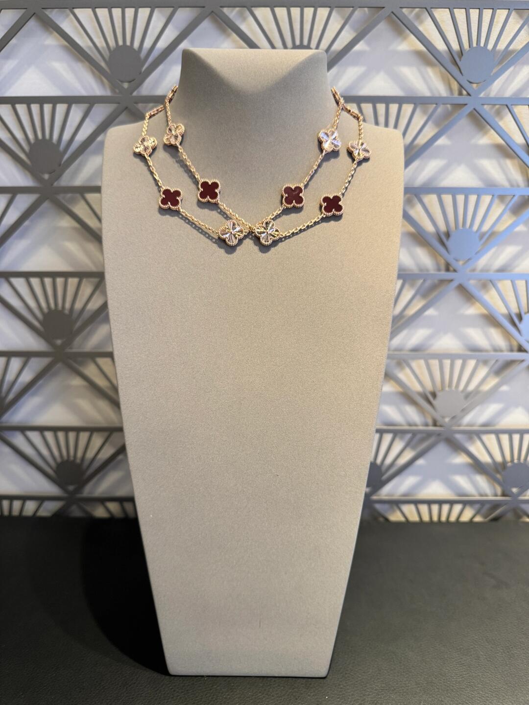 [Aurelle Style]CLOVER 20 MOTIFS LASER CARNELIAN NECKLACE
