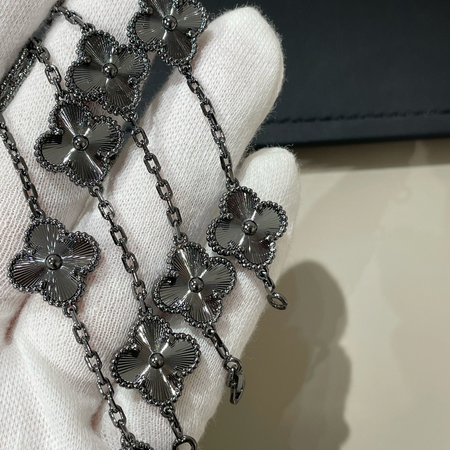 [Aurelle Style]CLOVER 5 MOTIF BLACK BRACELET