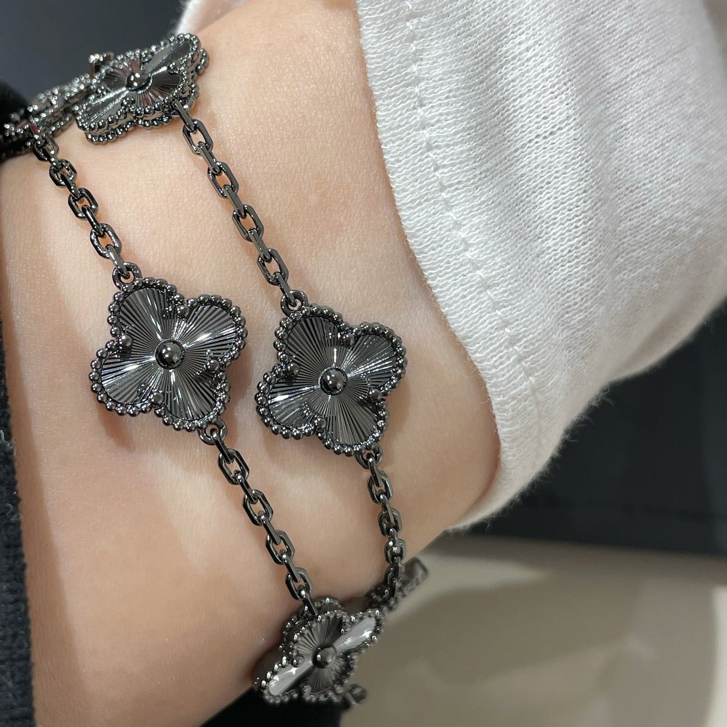 [Aurelle Style]CLOVER 5 MOTIF BLACK BRACELET