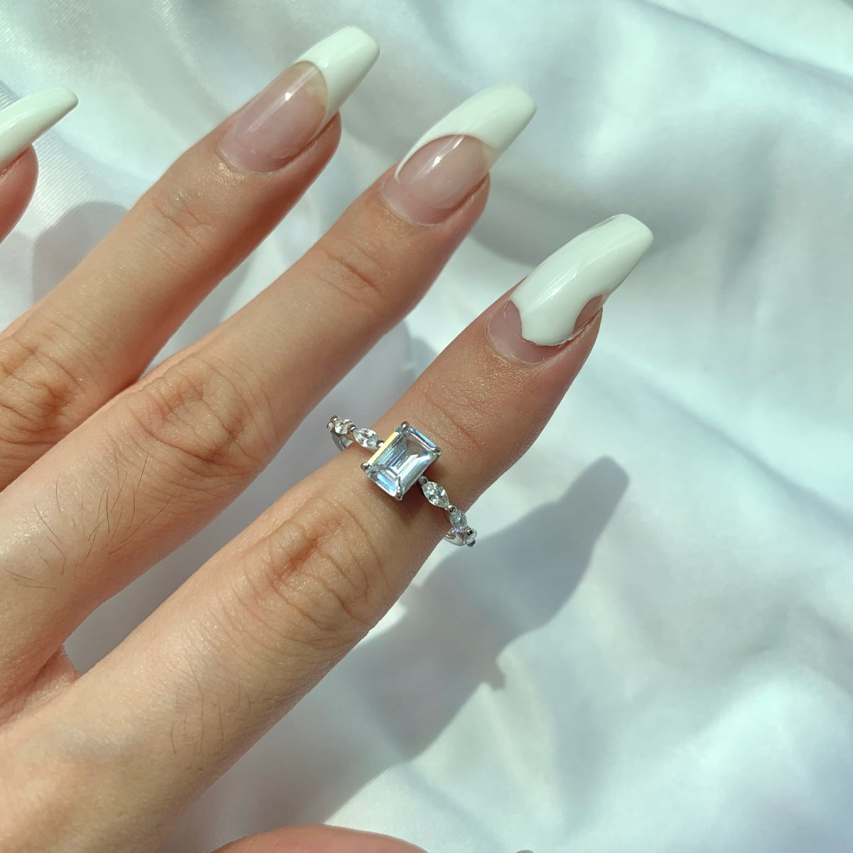 [Aurelle Style]1.0 Carat Dainty Resplendent Radiant Cut Daily Ring