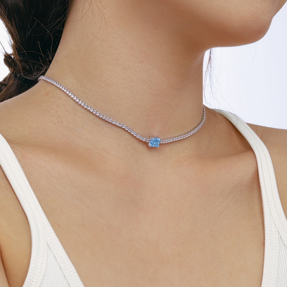 [Aurelle Style]2.0 carat Ornate Emerald Cut Necklace