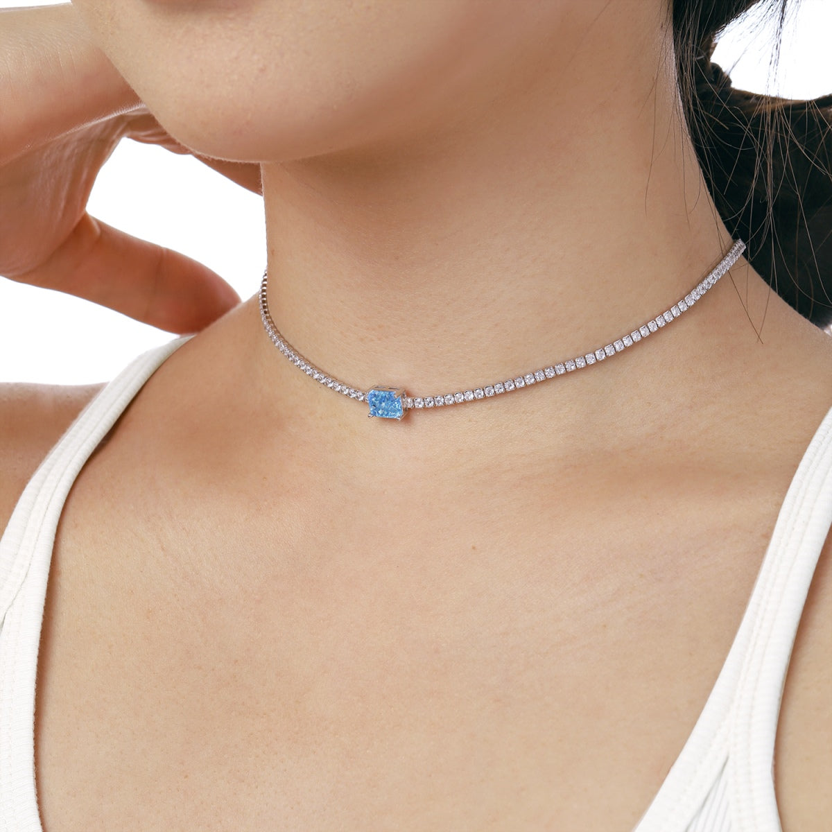 [Aurelle Style]2.0 carat Ornate Emerald Cut Necklace