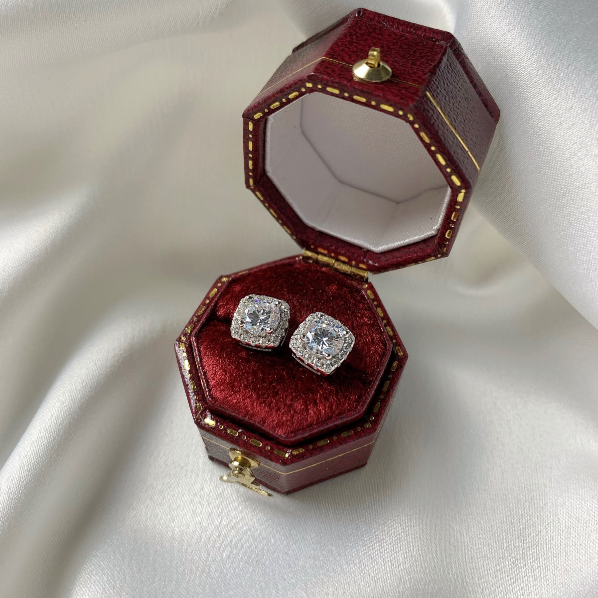[Aurelle Style]Classic Round Center Stone Stud Earrings