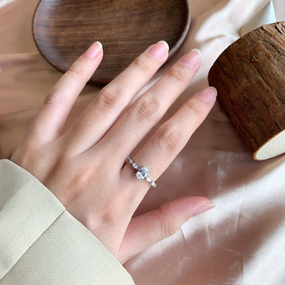 [Aurelle Style]0.75 Carat Luxurious Vibrant Elongated Cushion Cut Daily Ring