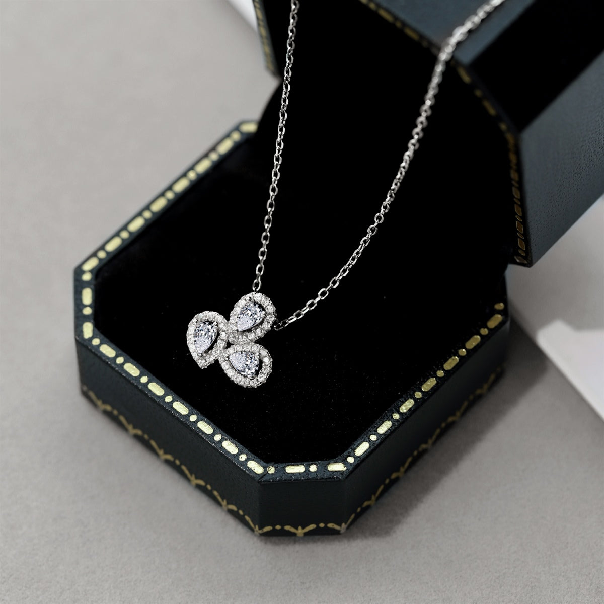 [Aurelle Style]Elegant Flower Shape Pear Cut Necklace