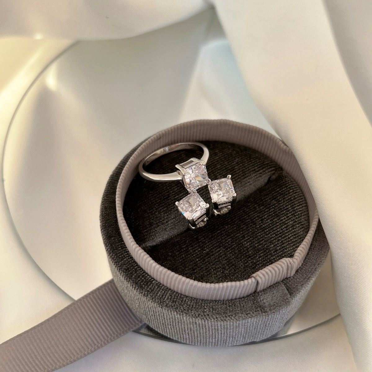 [Aurelle Style]1.0 Carat Radiant Princess Cut Wedding Earrings