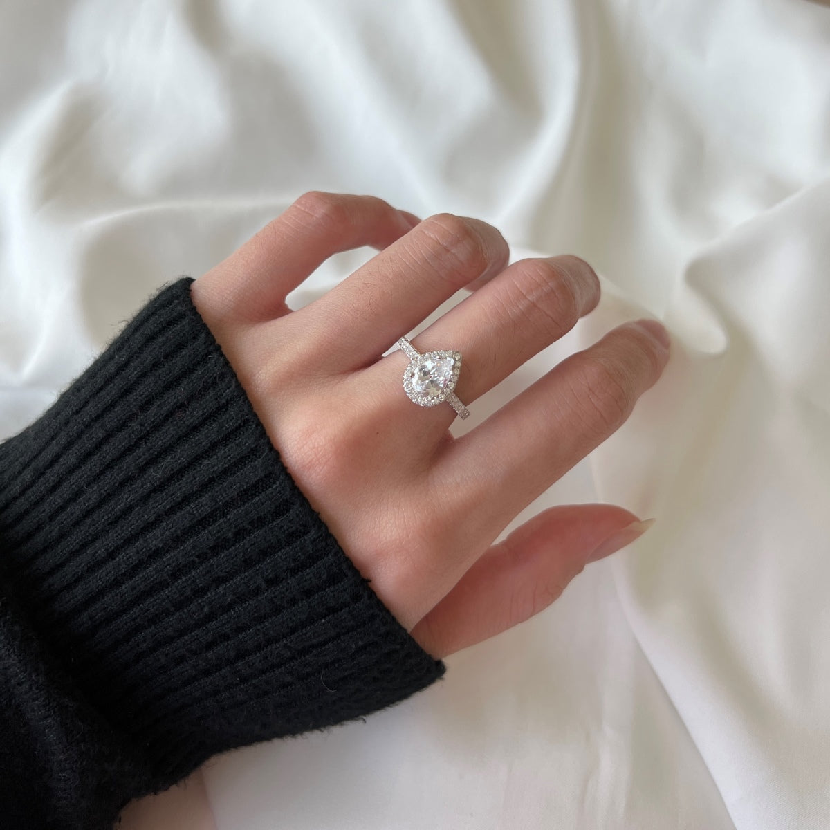 [Aurelle Style]1.0 Carat Luxurious Resplendent Water Drop Shape Wedding Ring