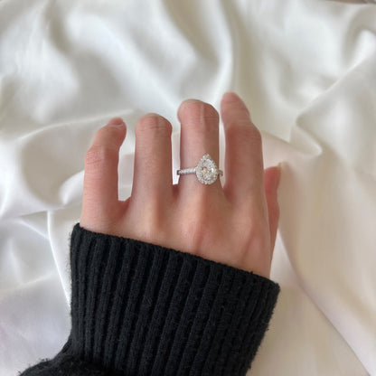 [Aurelle Style]1.0 Carat Luxurious Resplendent Water Drop Shape Wedding Ring