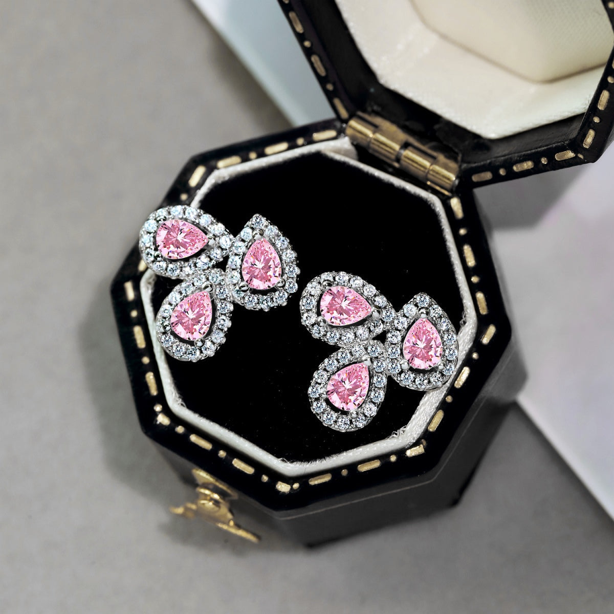 [Aurelle Style]Ornate Flower Shape Pear Cut Lover Earrings