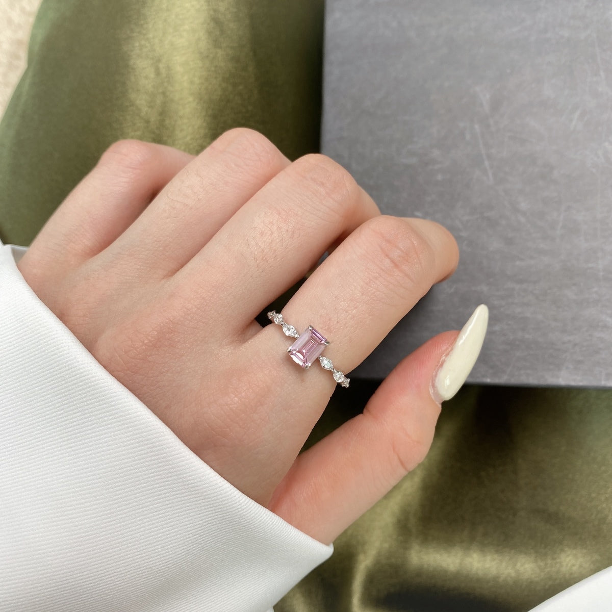 [Aurelle Style]1.0 Carat Dainty Resplendent Radiant Cut Daily Ring