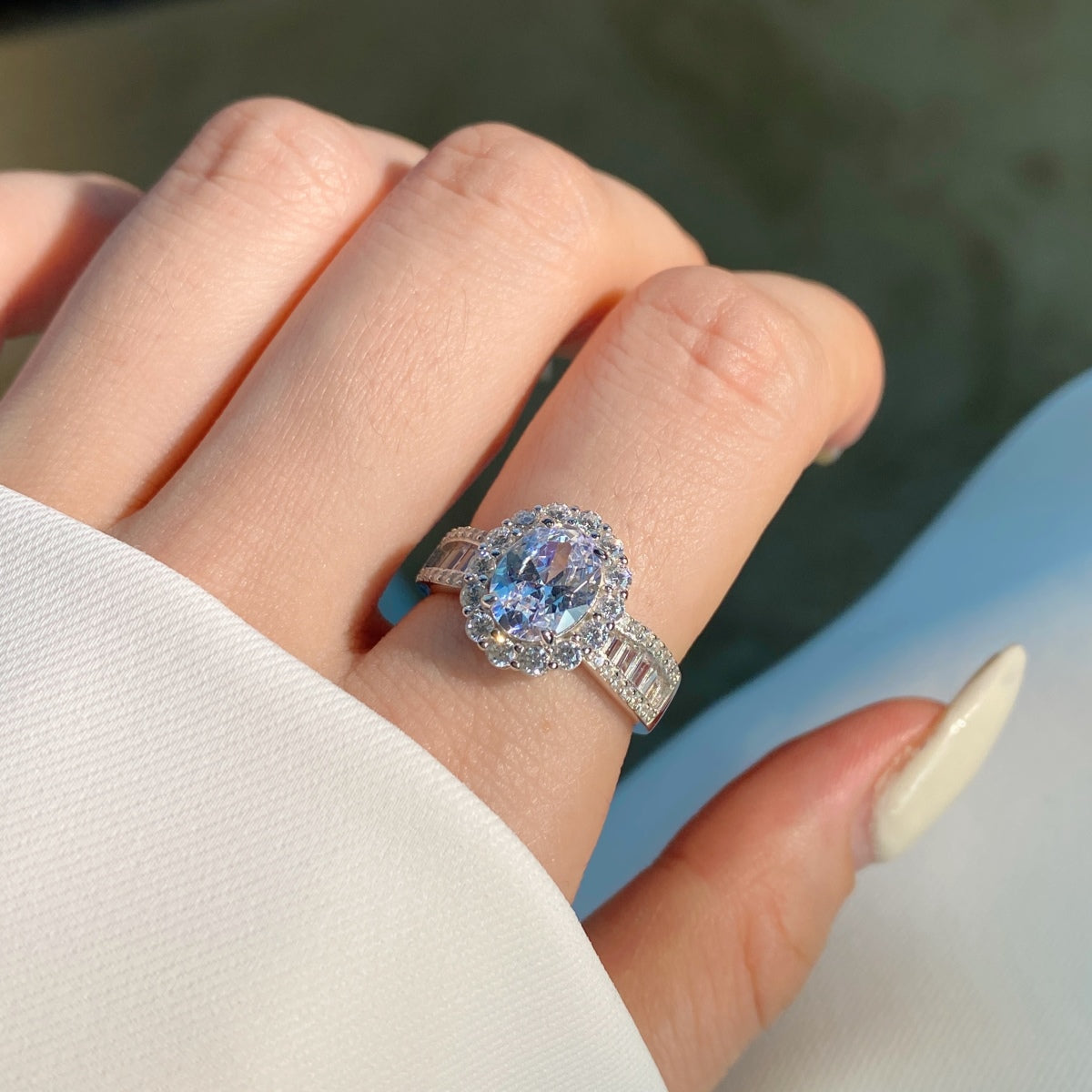 [Aurelle Style]1.5 Carat Dazzling Charming Oval Cut Banquet Ring