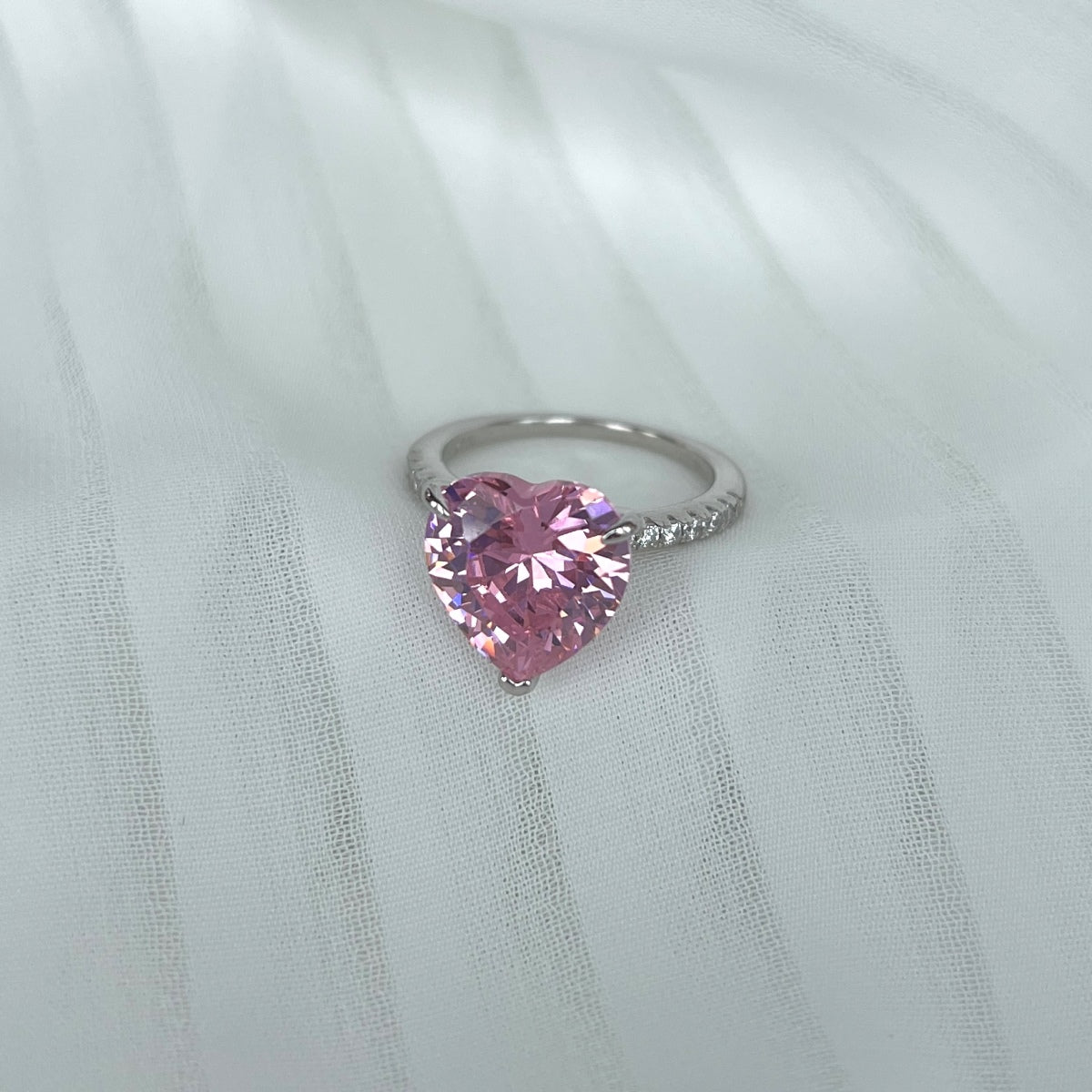 [Aurelle Style]6.0 Carat Luxurious Sparkling Romantic Heart Cut Lover Ring