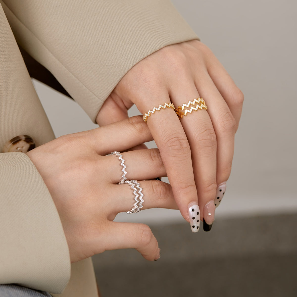 [Aurelle Style]Delicate Enchanting Wave Shape Daily Ring