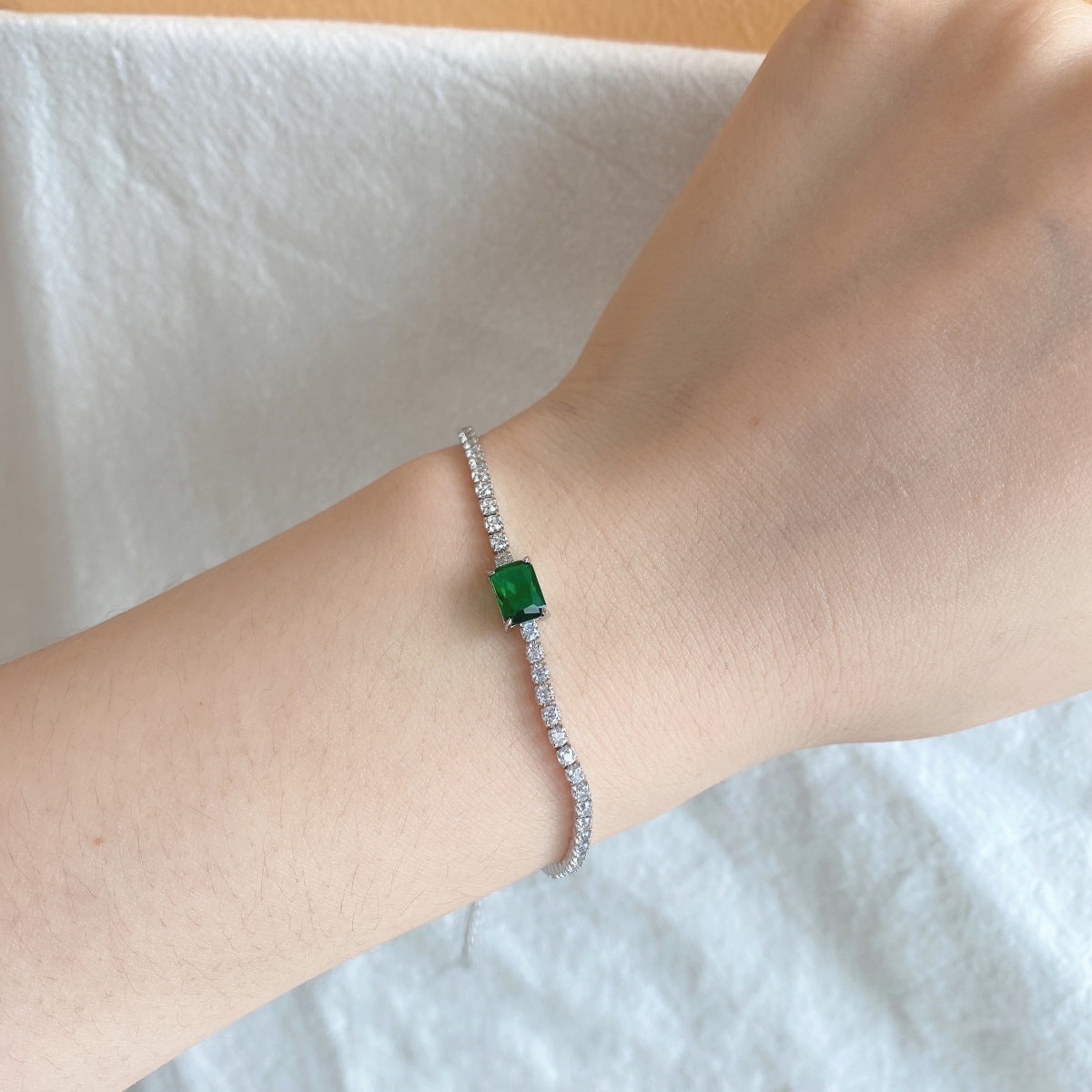 [Aurelle Style]1.0 Carat Unique Emerald Cut Banquet Bracelet