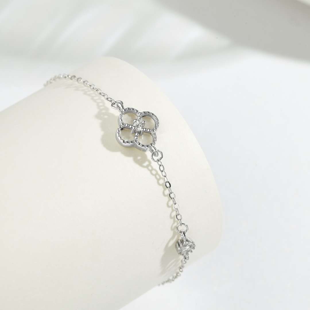 [Aurelle Style]Delicate Four Leaf Clover Bracelet