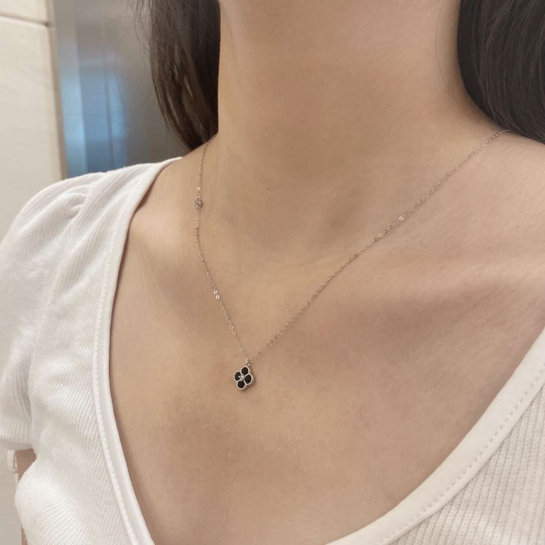 [Aurelle Style]Delicate Flower Shape Necklace
