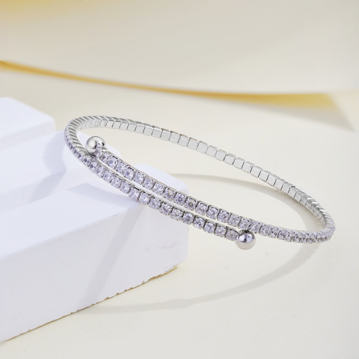 [Aurelle Style]Row of Diamonds Round Fashion Bracelet