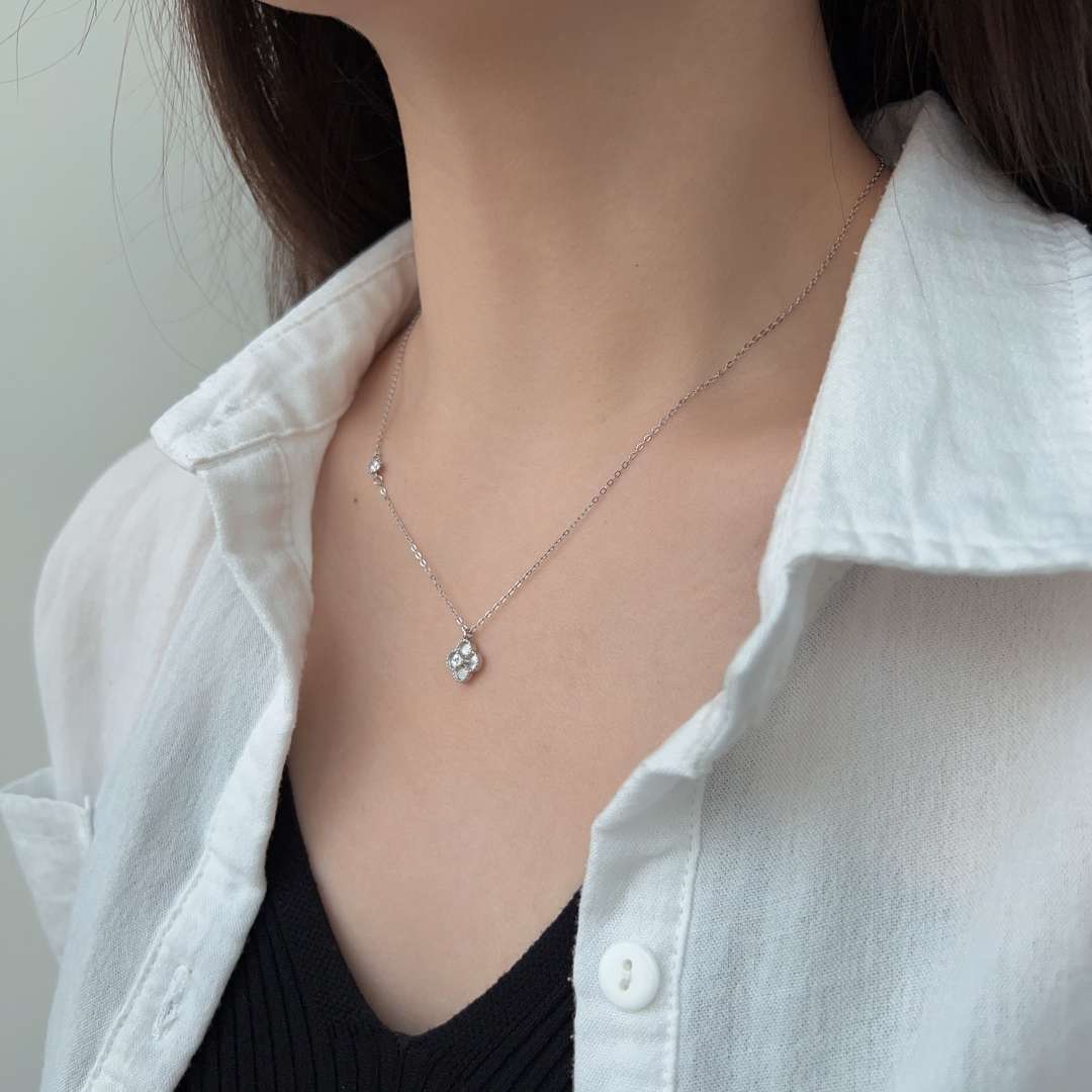 [Aurelle Style]Delicate Flower Shape Necklace