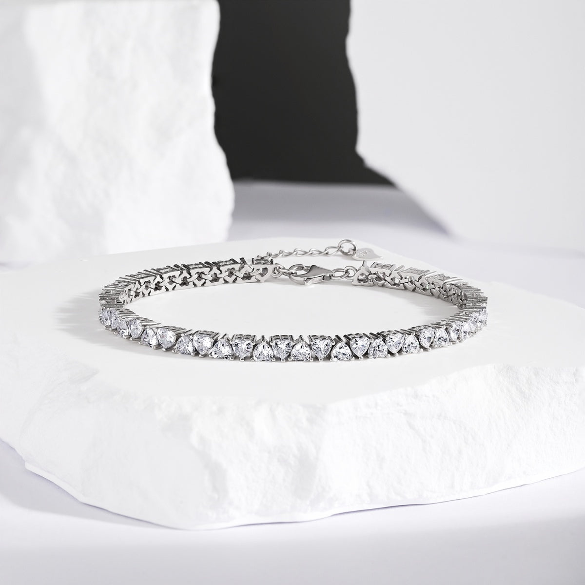 [Aurelle Style]Dazzling Romantic Heart Shape Lover Bracelet