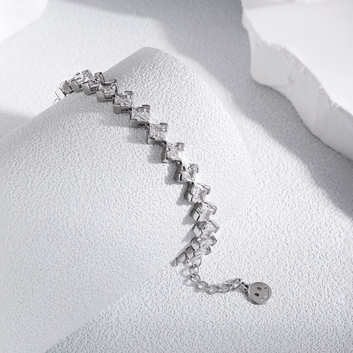 [Aurelle Style]0.5 Carat Ornate Princess Cut Daily Bracelet