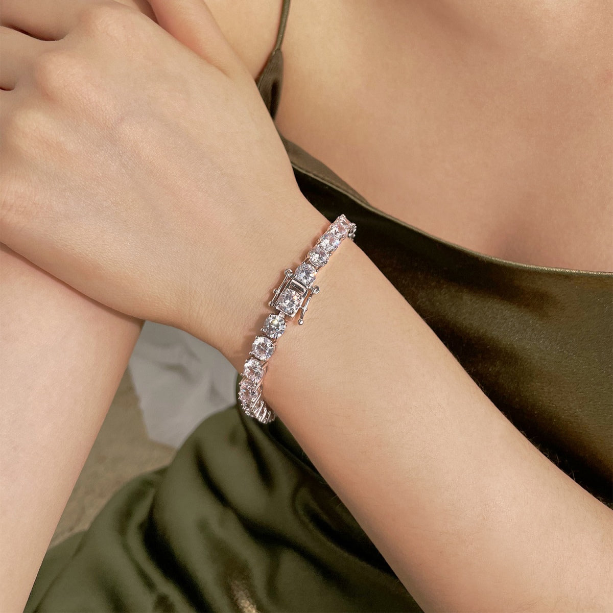[Aurelle Style]0.75 Carat Dazzling Round Cut Wedding Bracelet