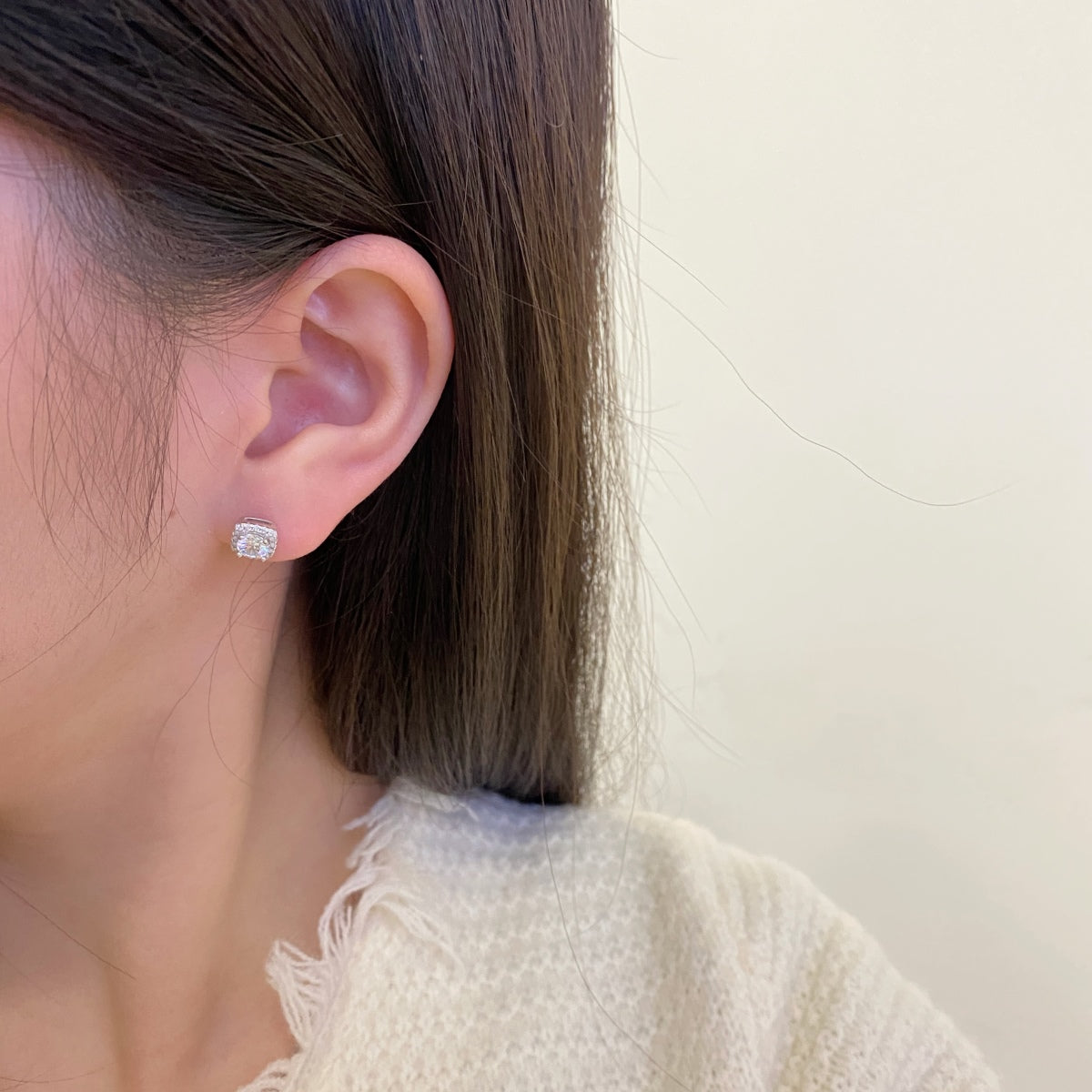 [Aurelle Style]Classic Round Center Stone Stud Earrings