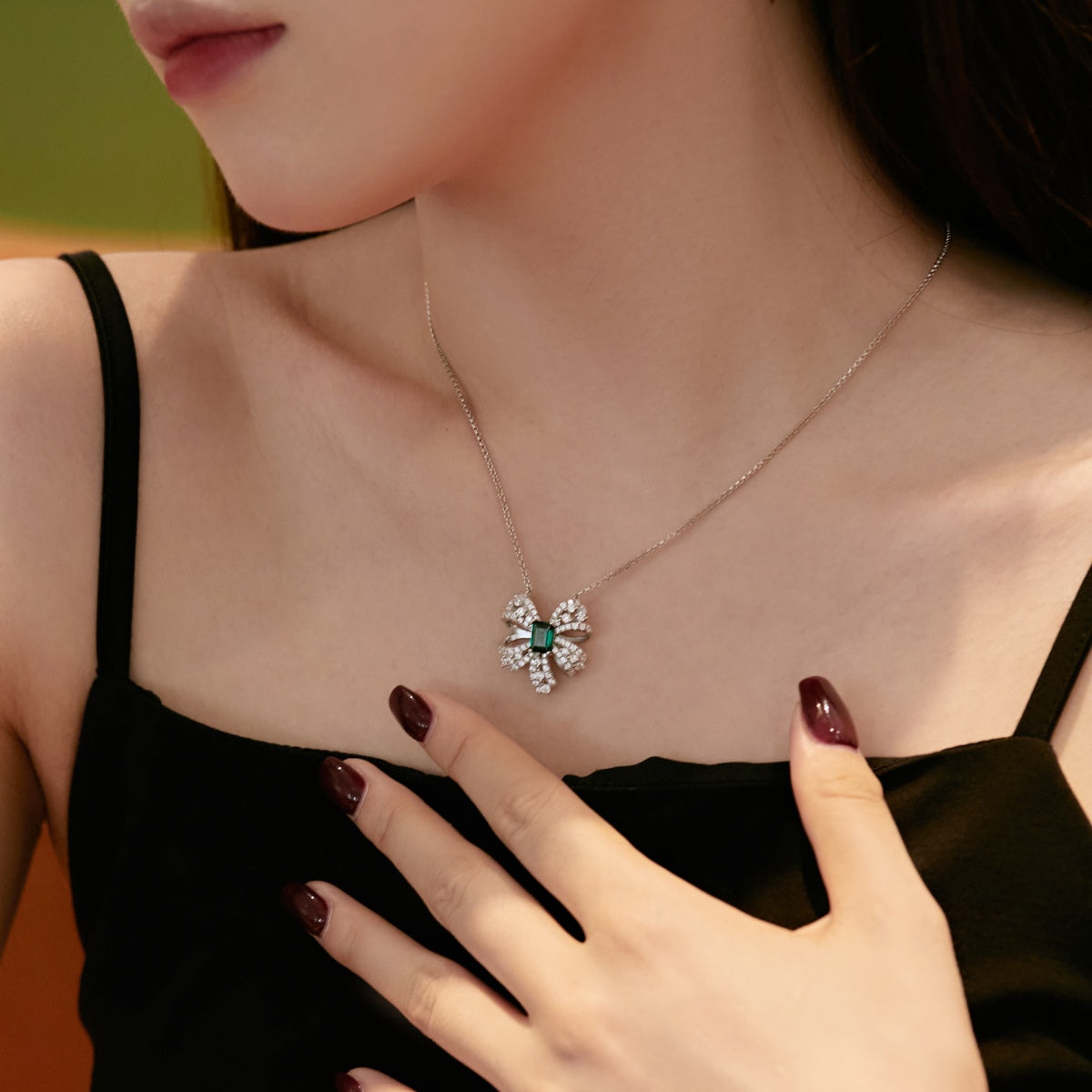 [Aurelle Style]Luxurious Flower Shape Emerald Cut Necklace