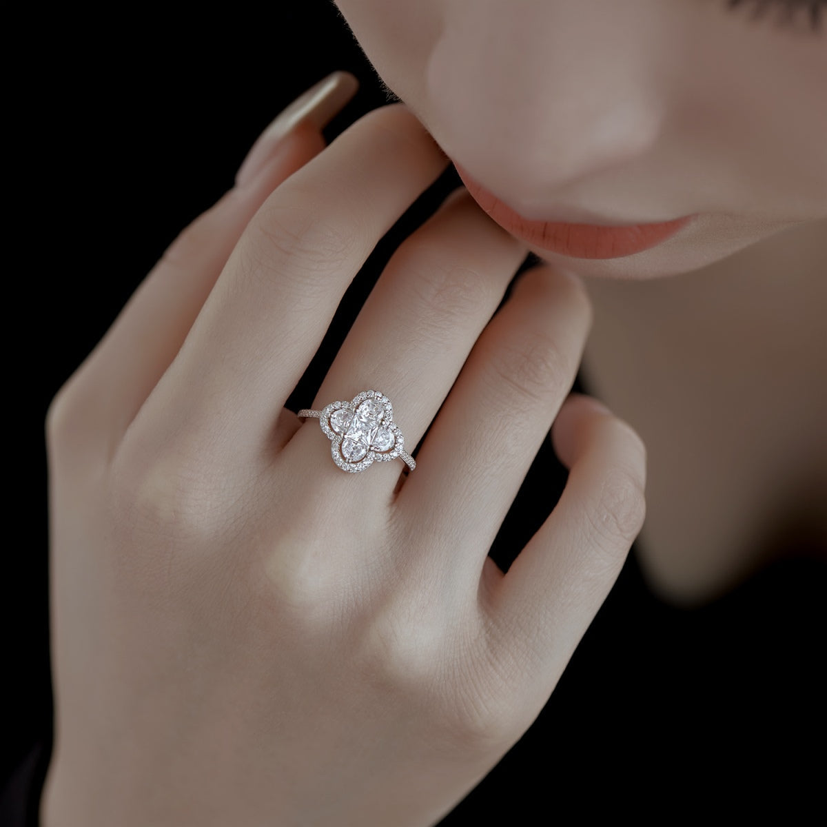 [Aurelle Style]Luxurious Eternity Flower Shape Banquet Ring