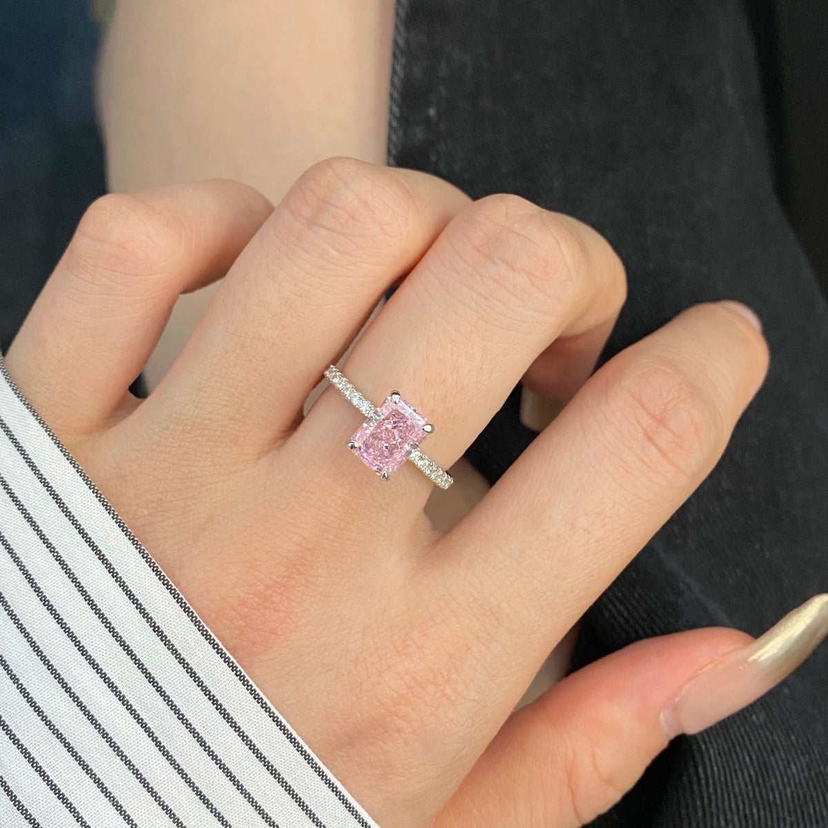 [Aurelle Style]2.0 Carat Dazzling Sparkling Radiant Cut Party Ring