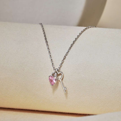 [Aurelle Style]Unique Heart Shape Key Pendent Necklace