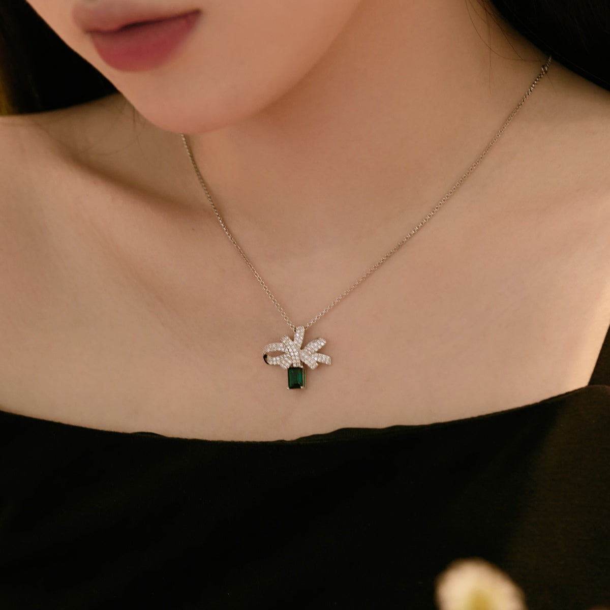 [Aurelle Style]Luxurious Flower Shape Emerald Cut Necklace