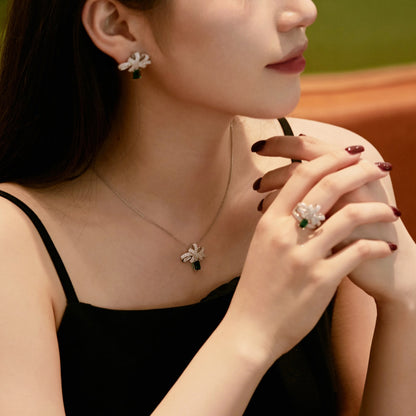 [Aurelle Style]Luxurious Flower Shape Emerald Cut Necklace