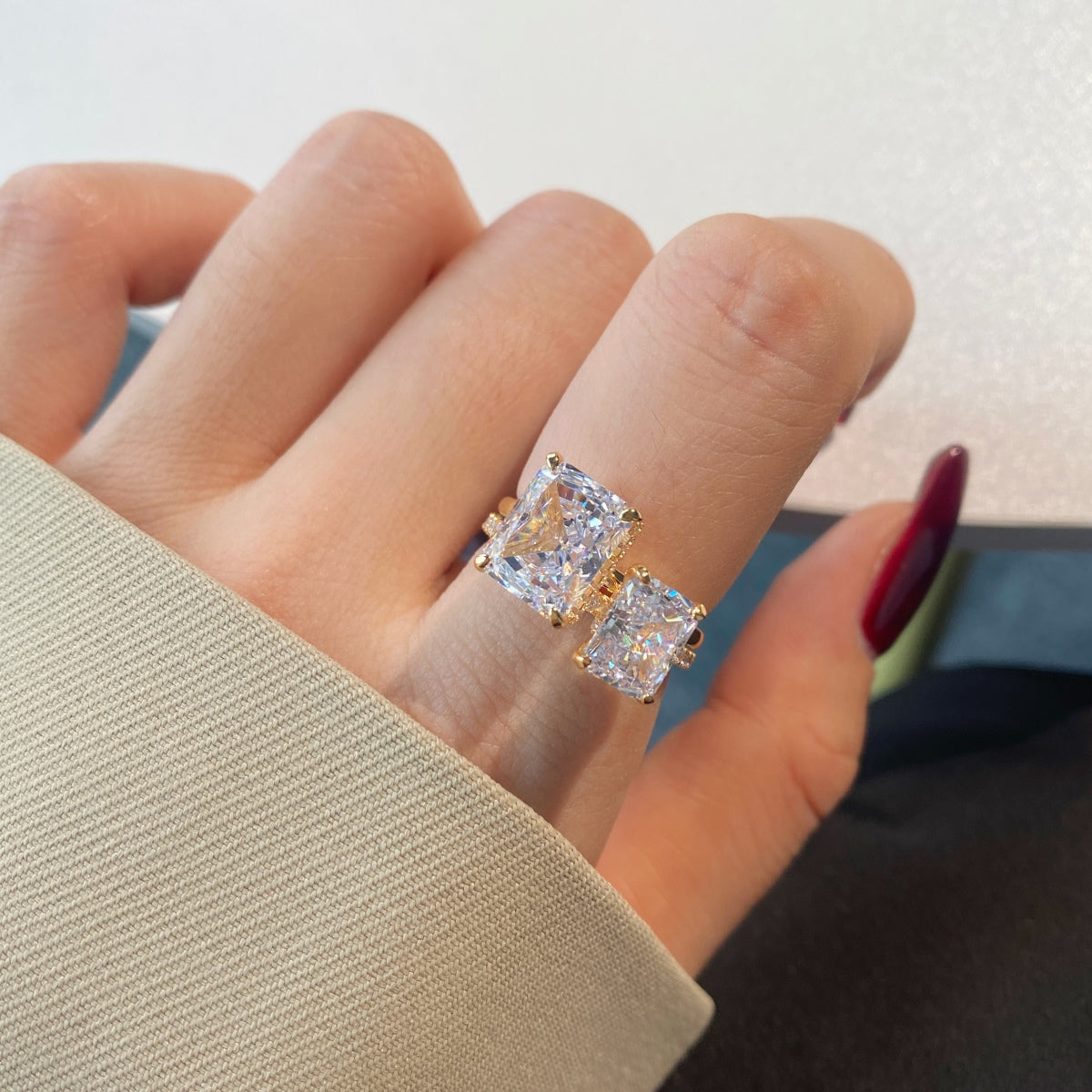 [Aurelle Style]4.0 Carat Ornate Enchanting Radiand Cut Banquet Ring
