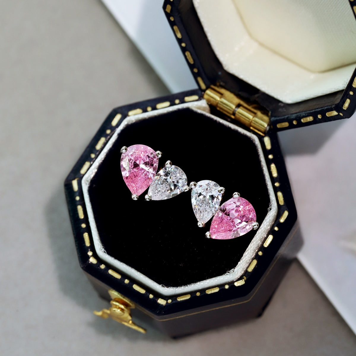 [Aurelle Style]Dazzling Elegant Heart Cut Lover Earrings