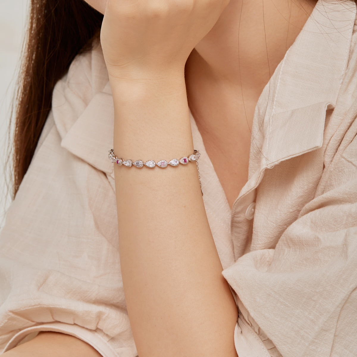 [Aurelle Style]0.25 Carat Radiant Water Drop Shape Daily Bracelet