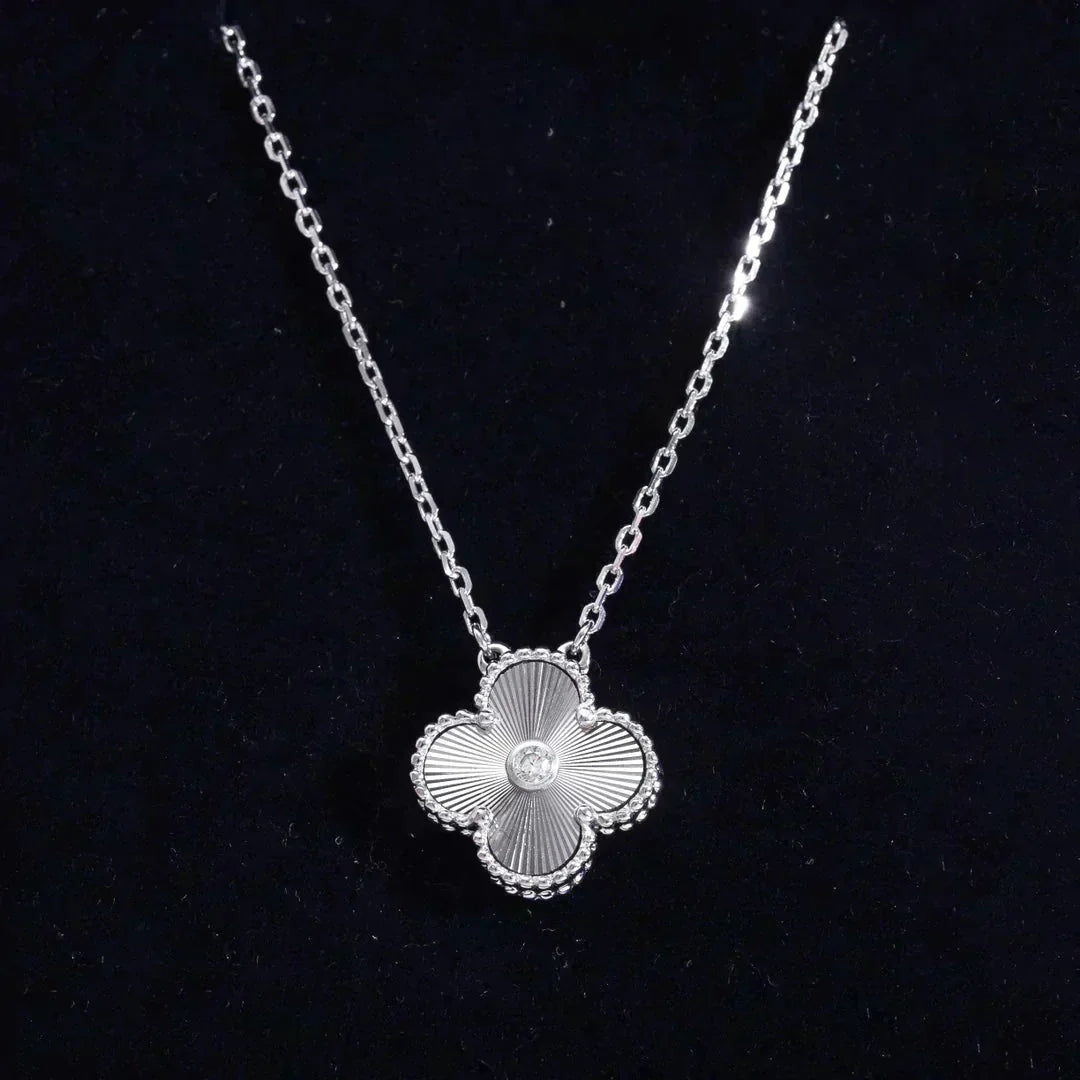 [Aurelle Style]CLOVER  15MM DIAMOND LASER NECKLACE SILVER