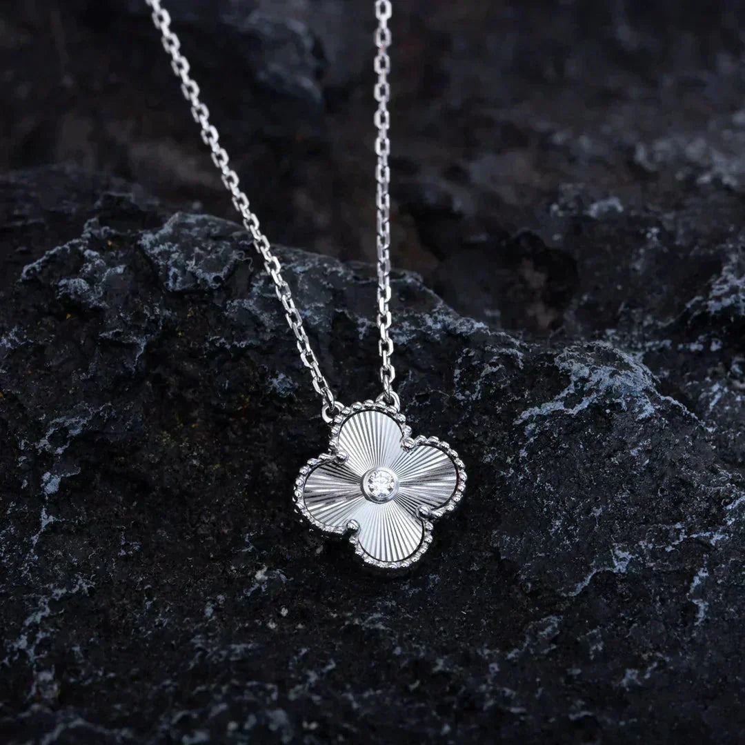 [Aurelle Style]CLOVER  15MM DIAMOND LASER NECKLACE SILVER
