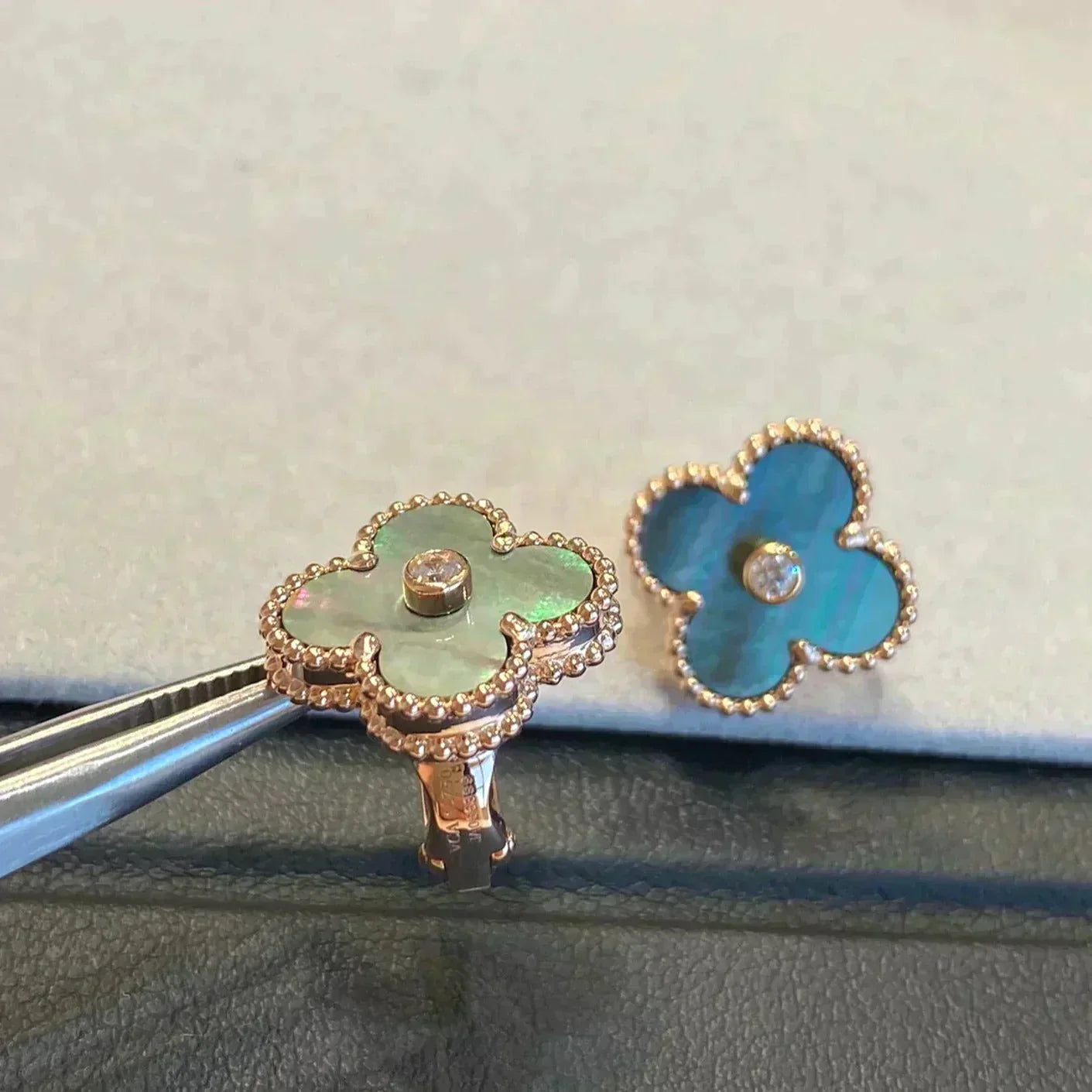 [Aurelle Style]CLOVER MEDIUM 1 MOTIFS GRAY MOP  DIAMOND EARRINGS