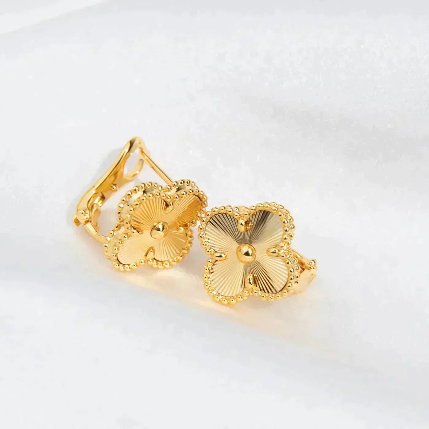 [Aurelle Style]CLOVER MEDIUM 1 MOTIFS LASER EARRINGS