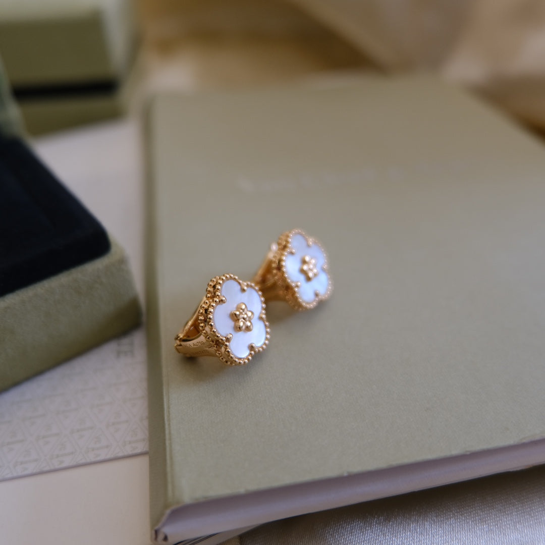 [Aurelle Style]LUCKY PINK GOLD WHITE MOP EARRINGS