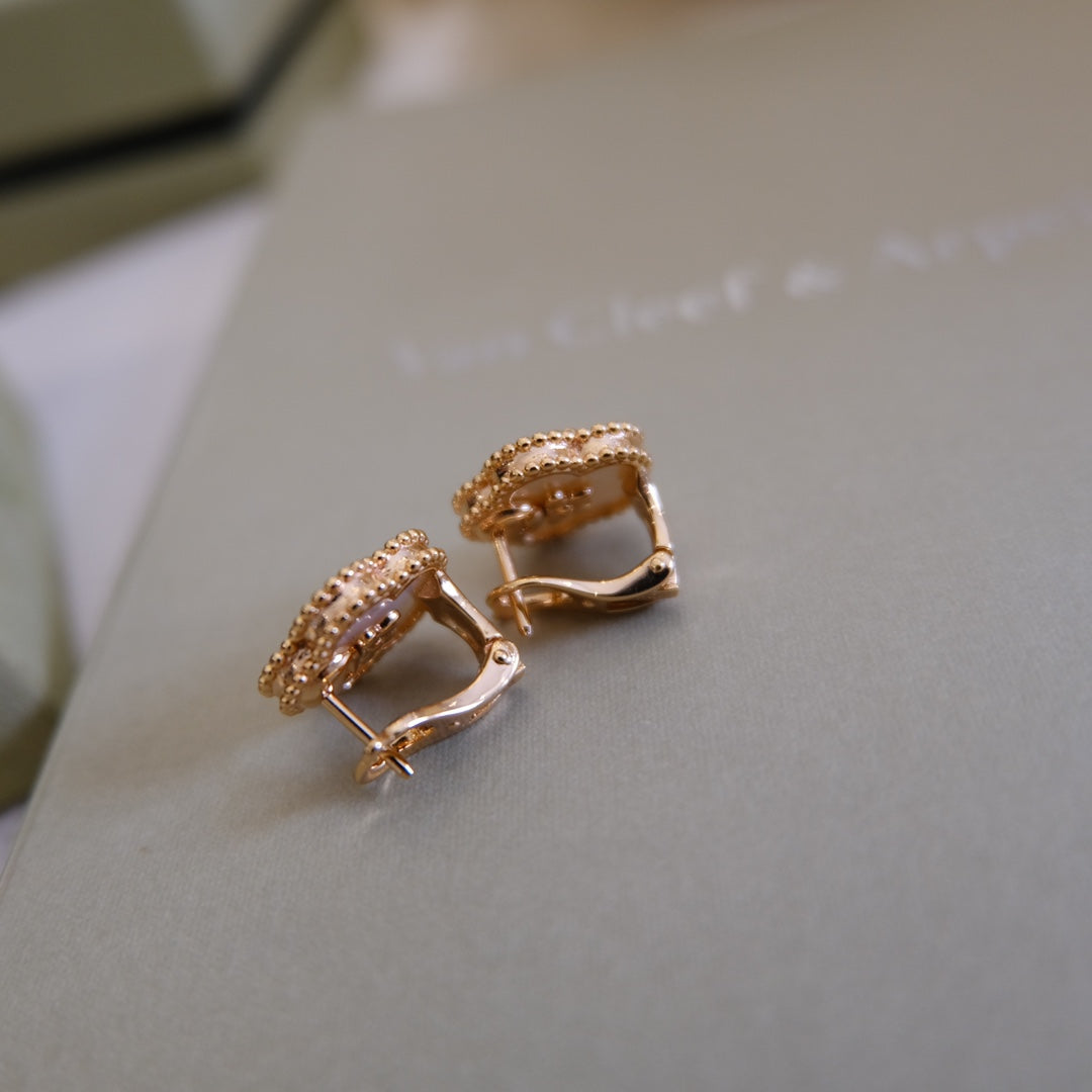 [Aurelle Style]LUCKY PINK GOLD WHITE MOP EARRINGS