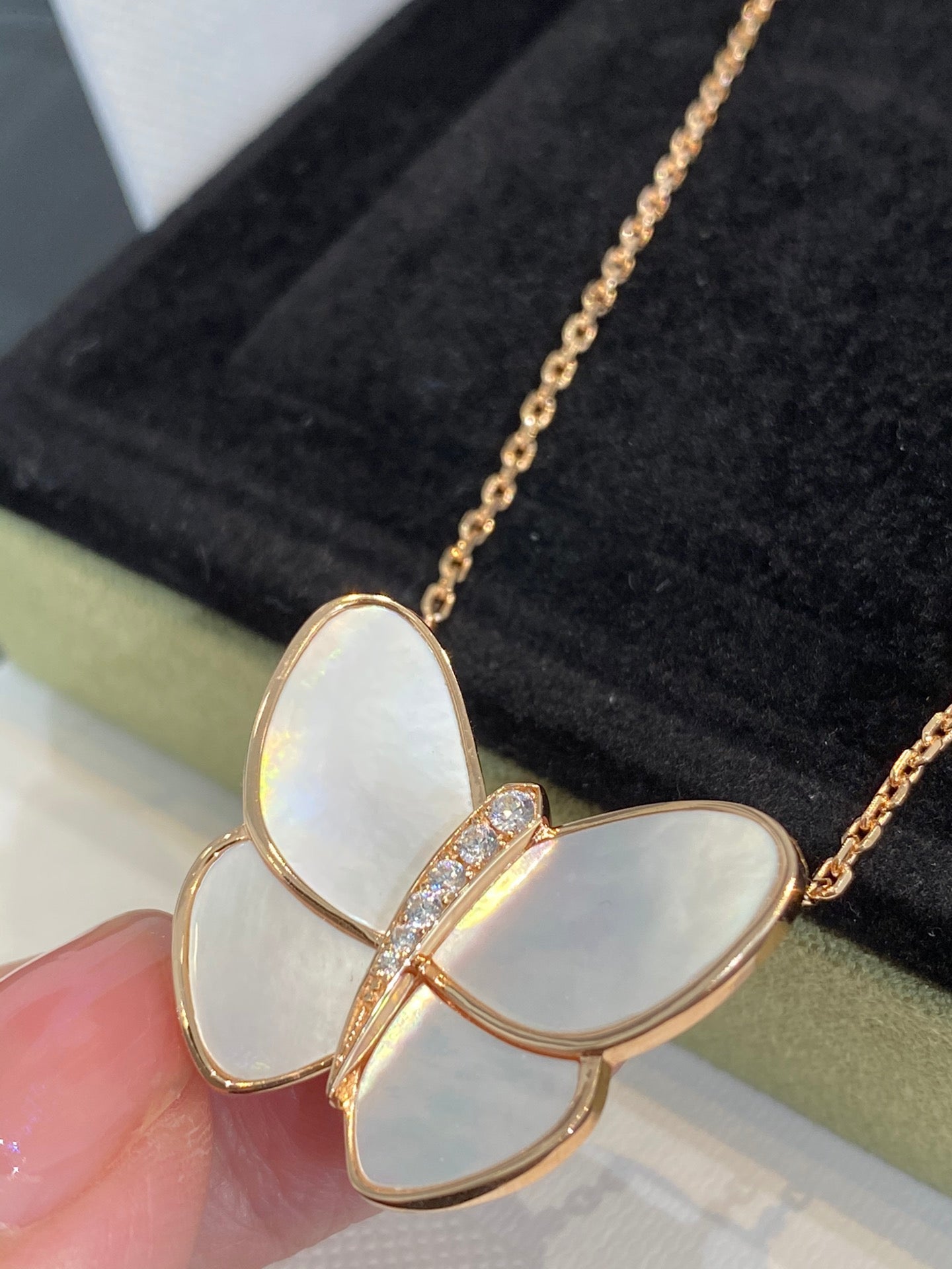 [Aurelle Style]BUTTERFLY GOLD MOP DIAMOND NECKLACE