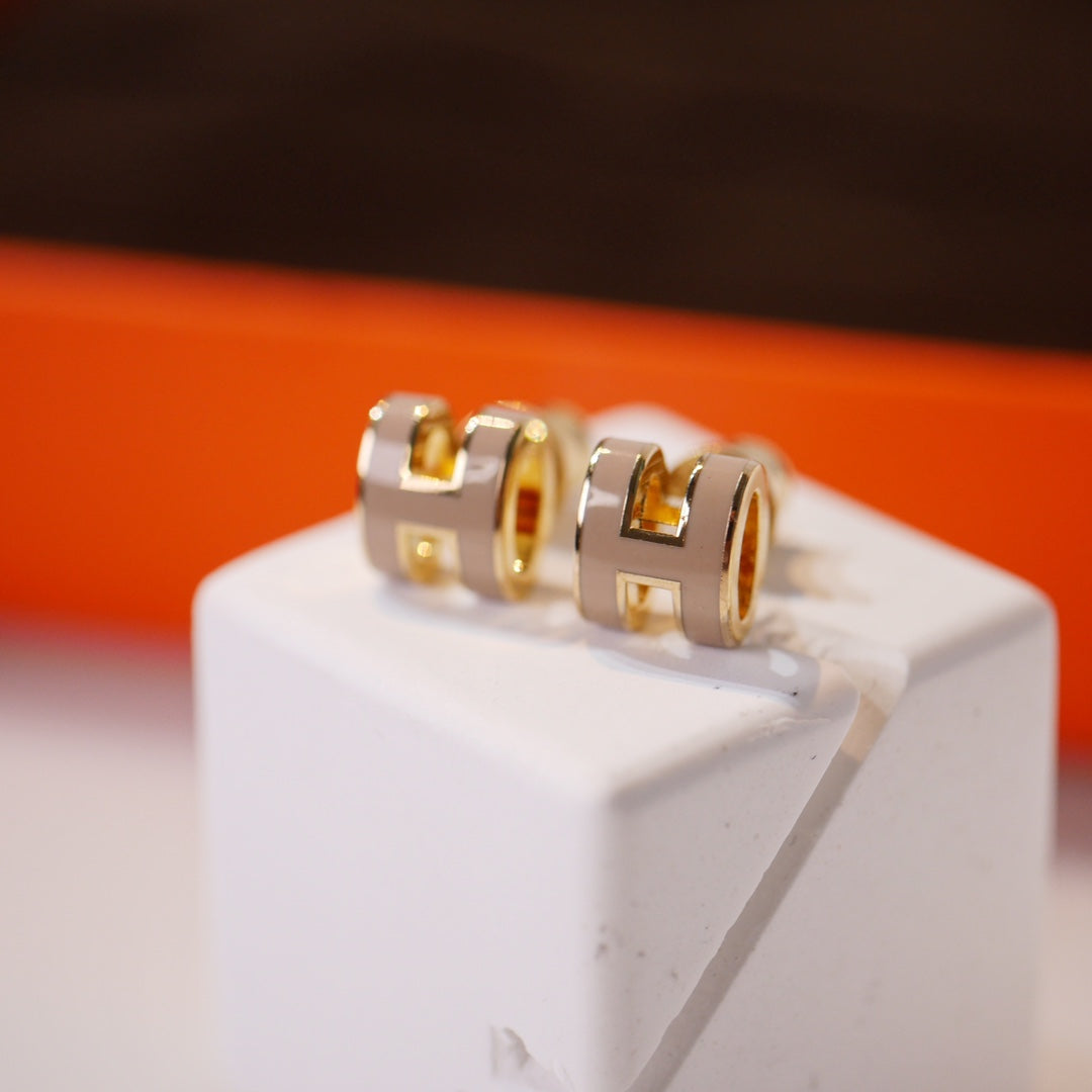 [Aurelle Style]MINI POP H GOLD EARRINGS GREY