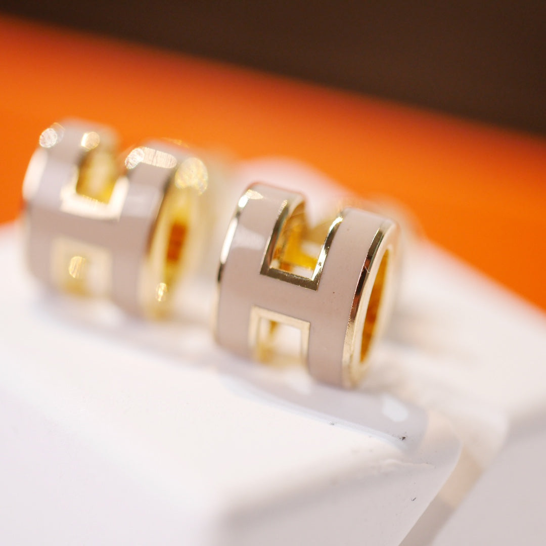 [Aurelle Style]MINI POP H GOLD EARRINGS GREY