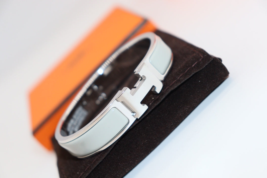 [Aurelle Style]H LIGHT BLUE BRACELET