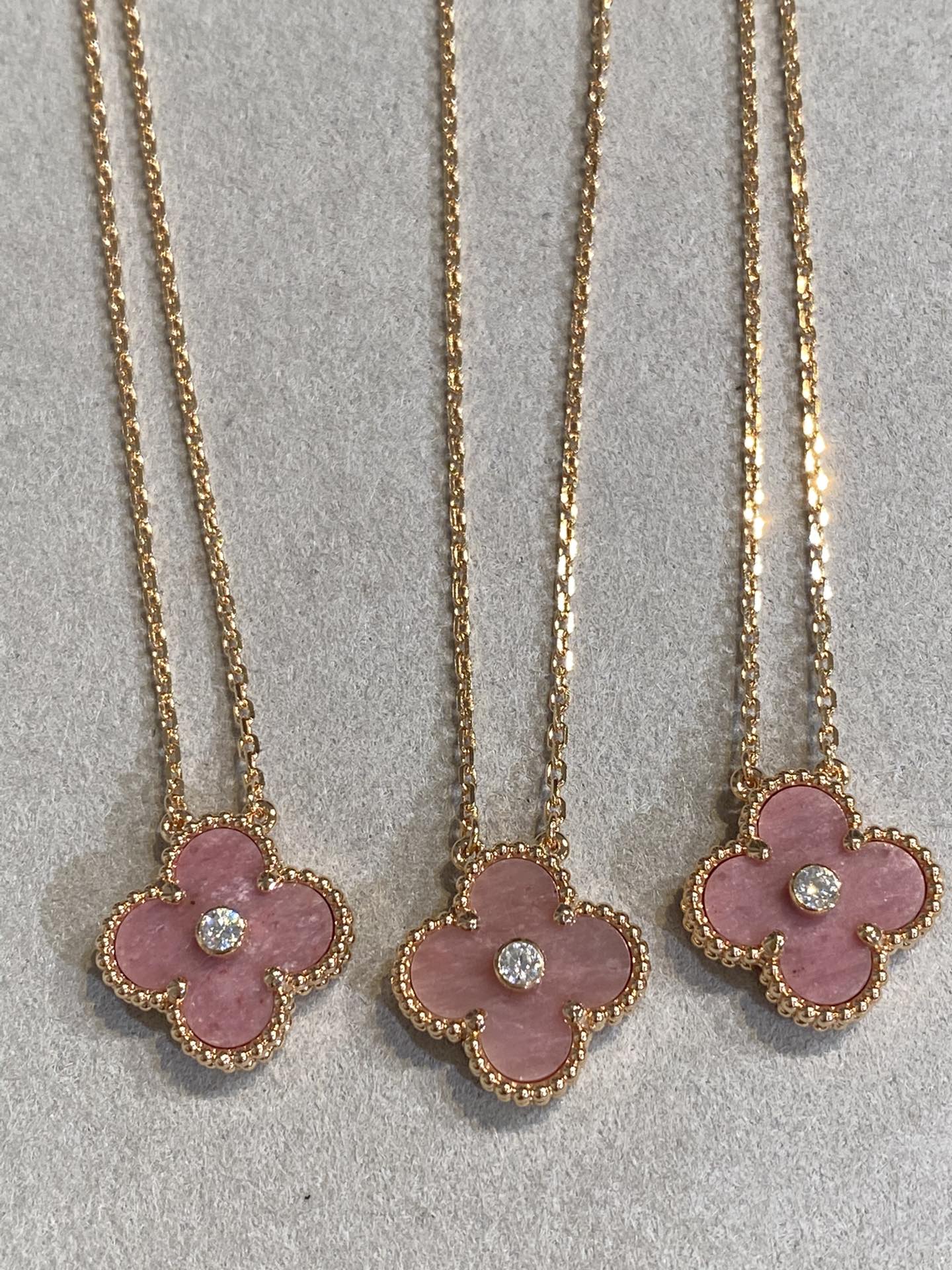 [Aurelle Style]CLOVER 15MM DIAMOND RHODONITE NECKLACE