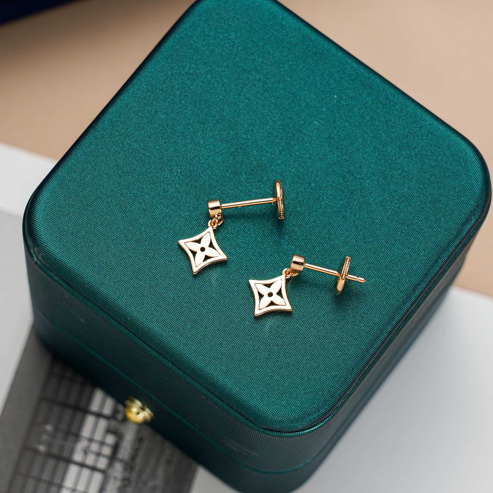[Aurelle Style]STAR EARRINGS GOLD