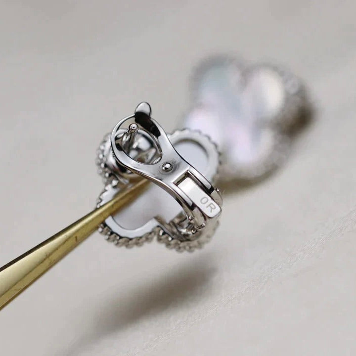 [Aurelle Style]CLOVER MEDIUM 1 MOTIFS  WHITE MOP EARRINGS SILVER