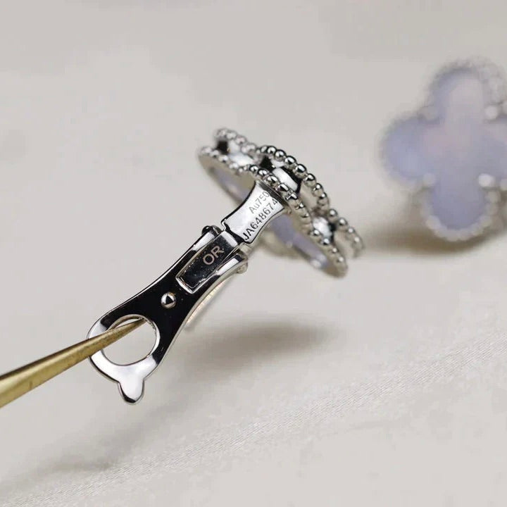 [Aurelle Style]CLOVER MEDIUM 1 MOTIFS  WHITE MOP EARRINGS SILVER