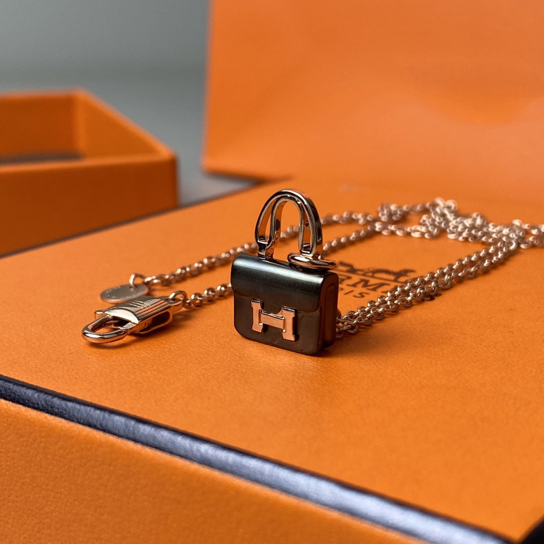 [Aurelle Style]CONSTANCE BLACK PEDANT PINK GOLD NECKLACE